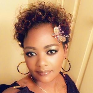 Meet your Posher, Catisha